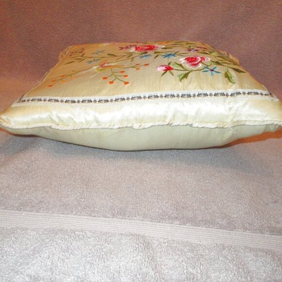 Vtg Embroidered Accent Throw Pillow Satin Floral Cottagecore Boudior Regency MCM - Picture 5 of 8